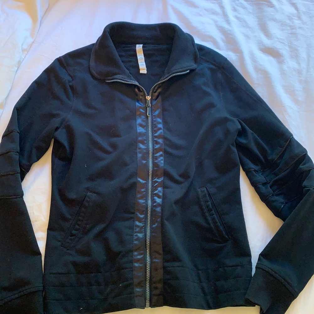 Black Lululemon Jacket ⭐️ perfect condition ⭐️